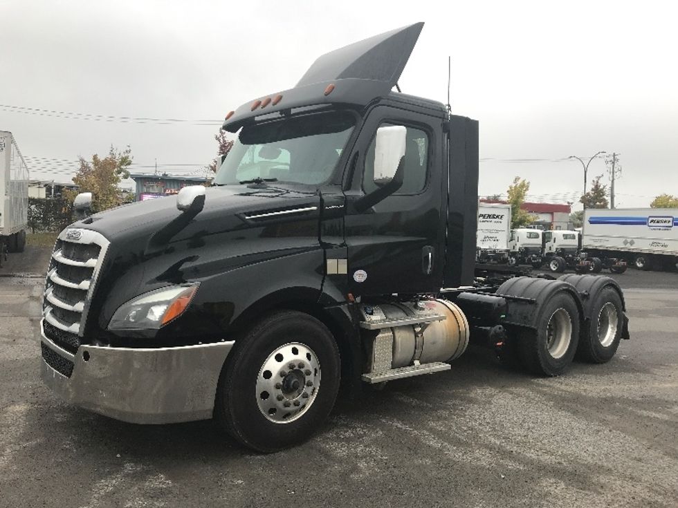 Day Cab Tractor-Heavy Duty Tractors-Freightliner-2019-T12664ST-Montreal-PQ-363,132\n\t\tkm-$ 67,500 - Image 3
