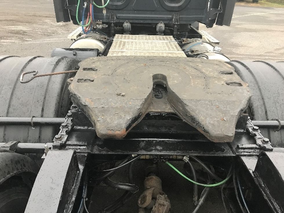 Day Cab Tractor-Heavy Duty Tractors-Freightliner-2019-T12664ST-Montreal-PQ-363,132\n\t\tkm-$ 67,500 - Image 6