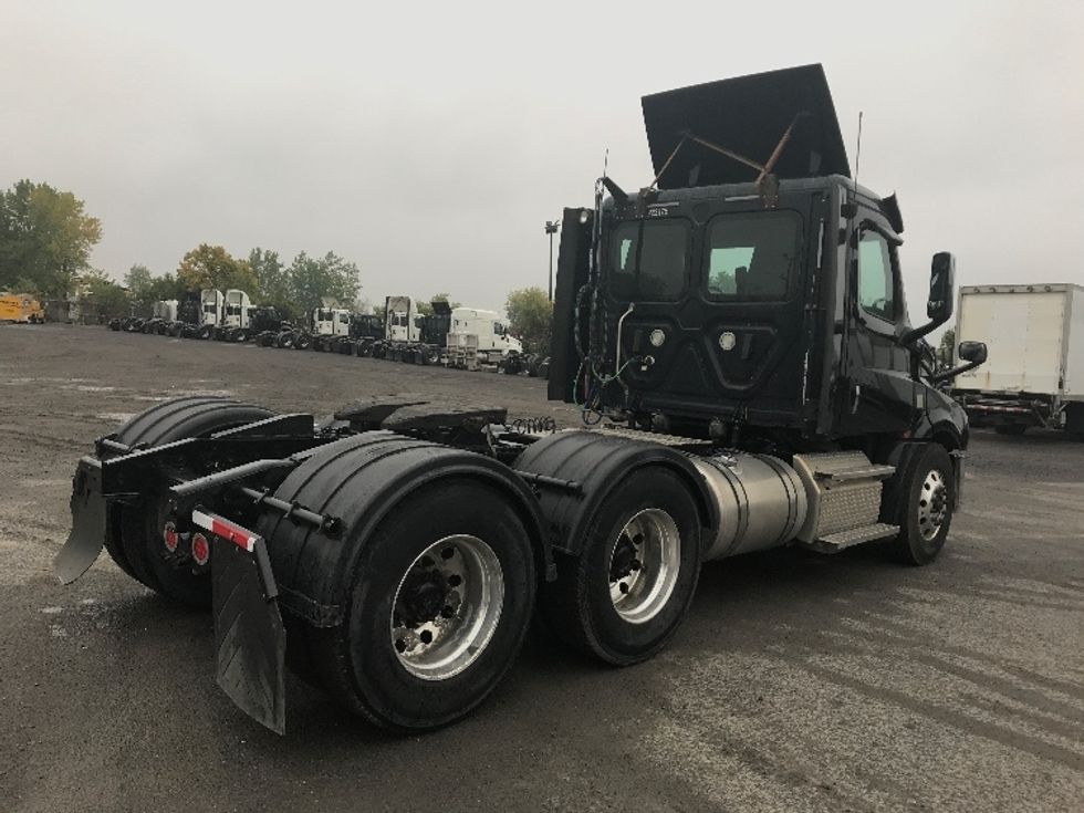 Day Cab Tractor-Heavy Duty Tractors-Freightliner-2019-T12664ST-Montreal-PQ-363,132\n\t\tkm-$ 67,500 - Image 7