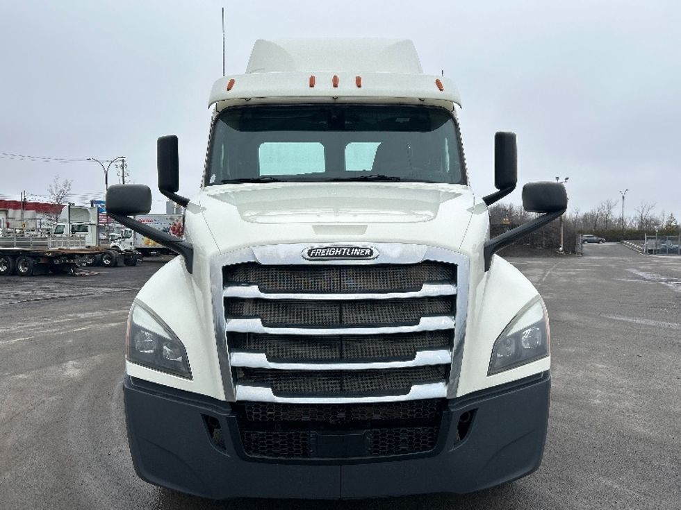 Day Cab Tractor-Heavy Duty Tractors-Freightliner-2019-T12664ST-Montreal-PQ-543,442\n\t\tkm-$ 56,250 - Image 2