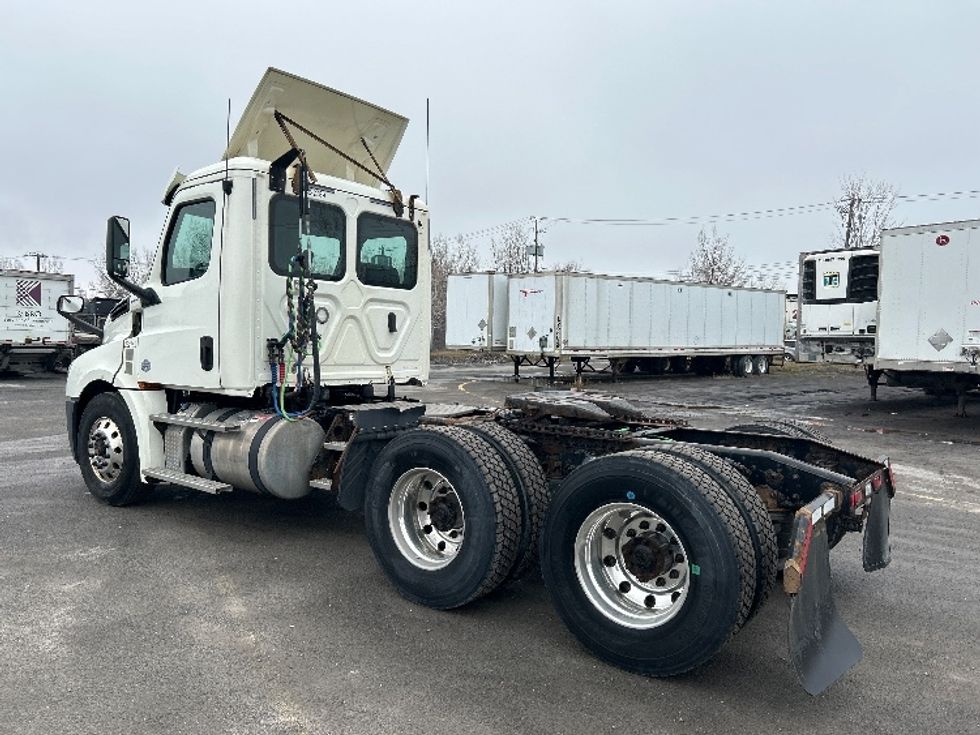 Day Cab Tractor-Heavy Duty Tractors-Freightliner-2019-T12664ST-Montreal-PQ-543,442\n\t\tkm-$ 56,250 - Image 5