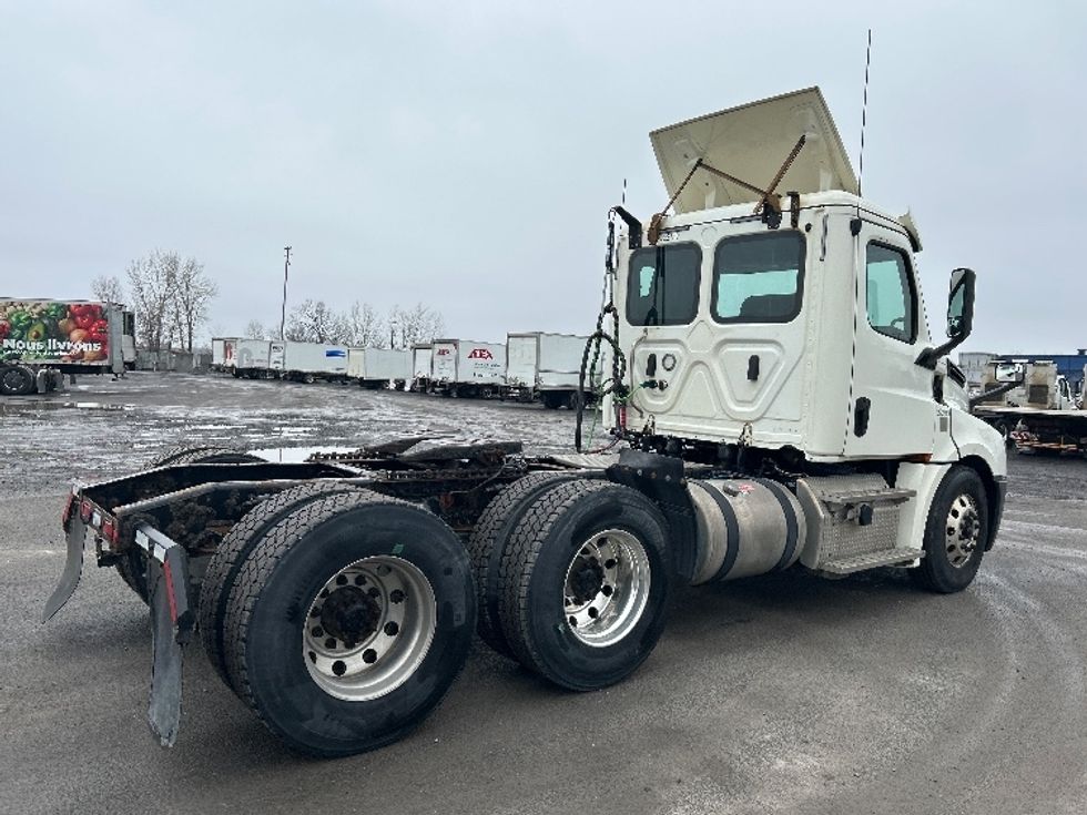 Day Cab Tractor-Heavy Duty Tractors-Freightliner-2019-T12664ST-Montreal-PQ-543,442\n\t\tkm-$ 56,250 - Image 7