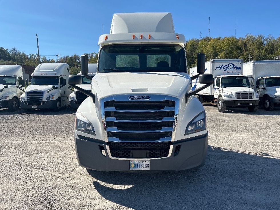 Day Cab Tractor-Heavy Duty Tractors-Freightliner-2019-T12664ST-Morgantown-WV-472,066\n\t\tmiles-$ 48,750 - Image 2