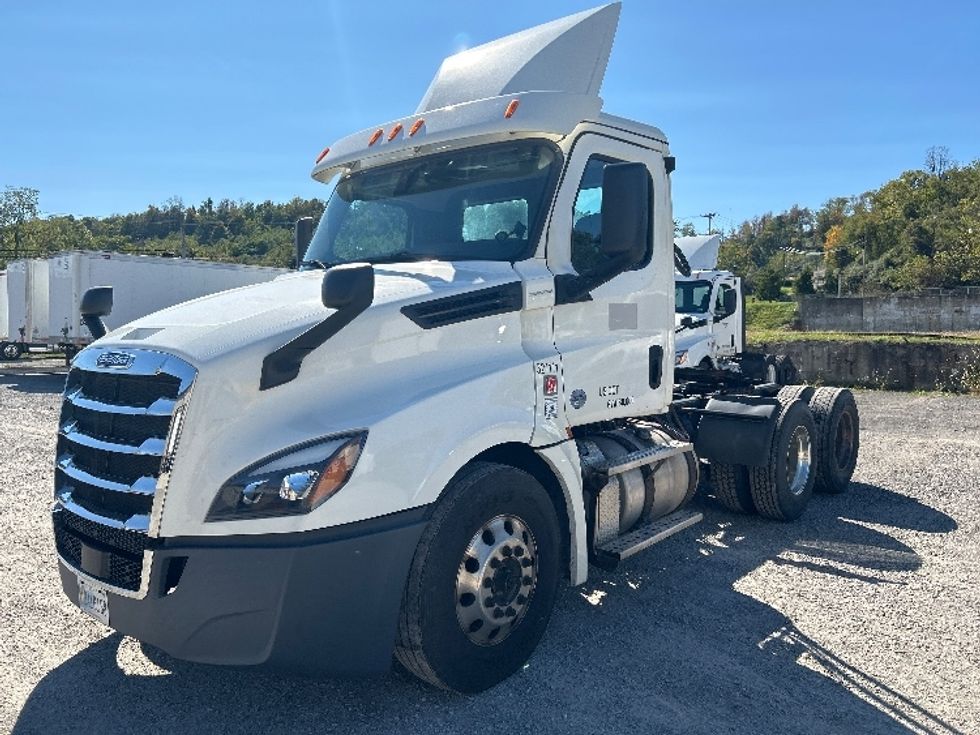 Day Cab Tractor-Heavy Duty Tractors-Freightliner-2019-T12664ST-Morgantown-WV-472,066\n\t\tmiles-$ 48,750 - Image 3