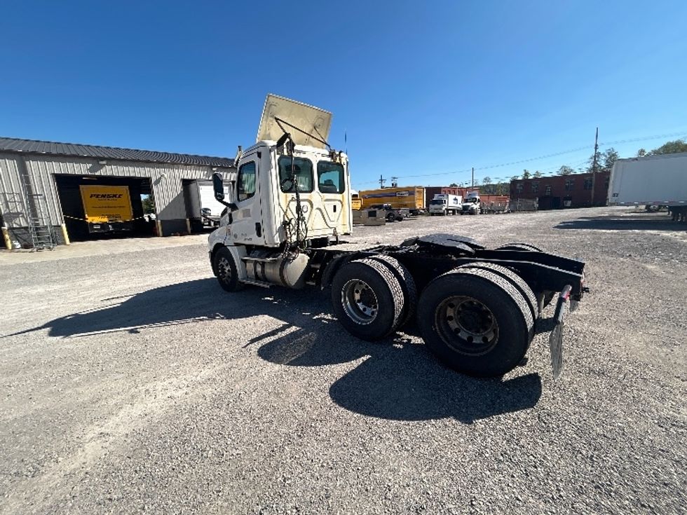 Day Cab Tractor-Heavy Duty Tractors-Freightliner-2019-T12664ST-Morgantown-WV-472,066\n\t\tmiles-$ 48,750 - Image 5