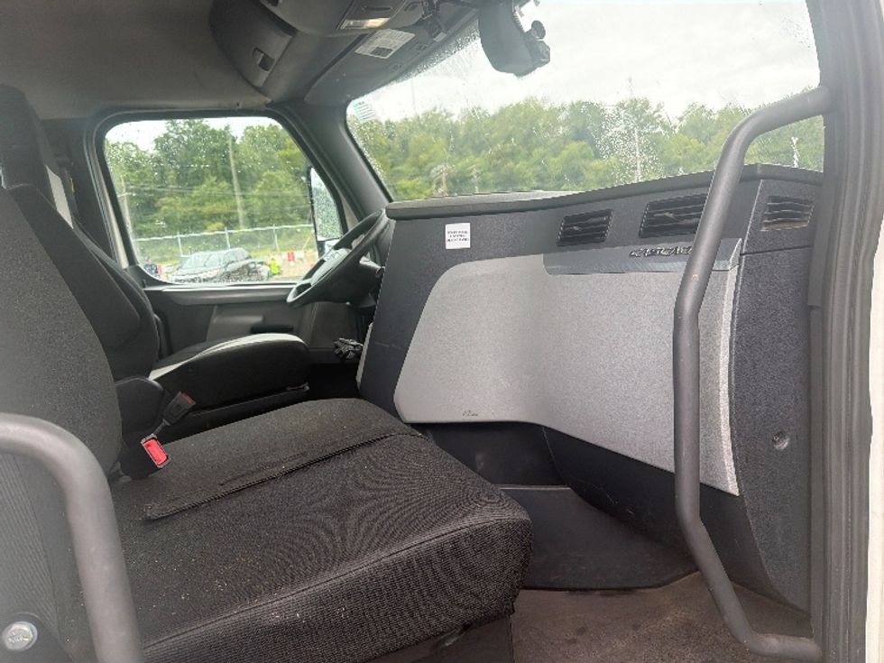 Day Cab Tractor-Heavy Duty Tractors-Freightliner-2019-T12664ST-Morgantown-WV-637,377\n\t\tmiles-$ 26,000 - Image 12