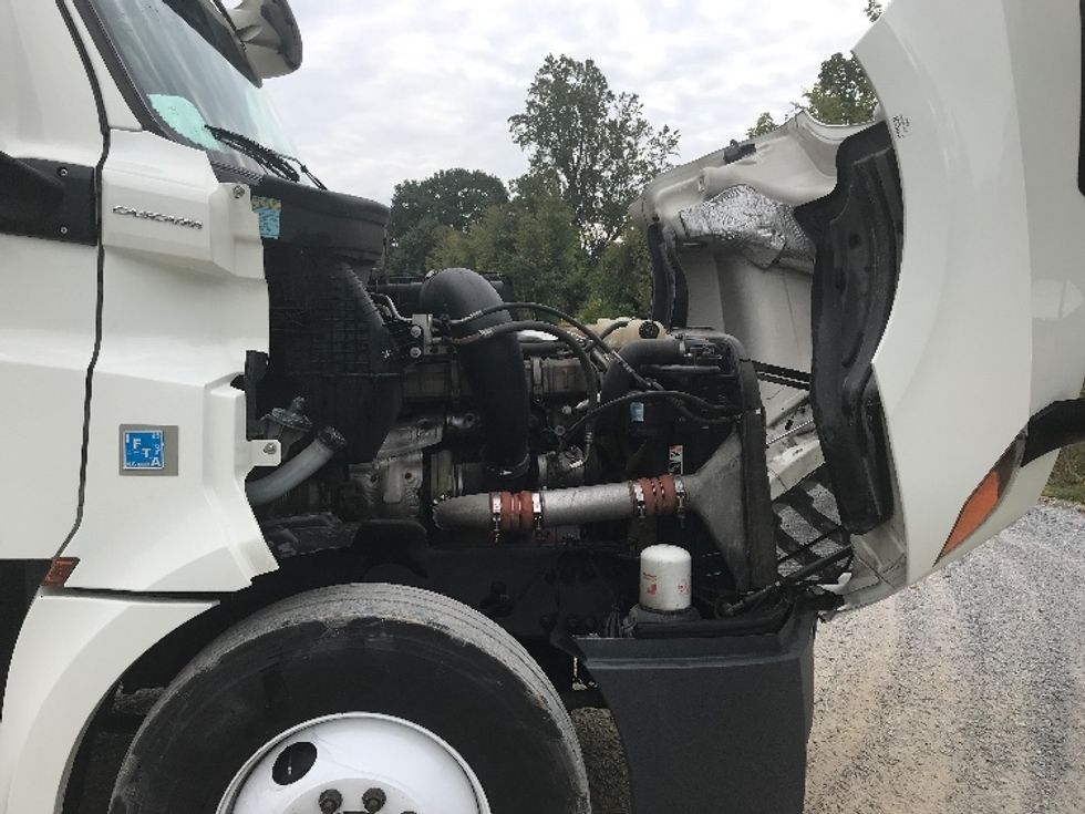 Day Cab Tractor-Heavy Duty Tractors-Freightliner-2019-T12664ST-Morristown-TN-571,502\n\t\tmiles-$ 28,500 - Image 15