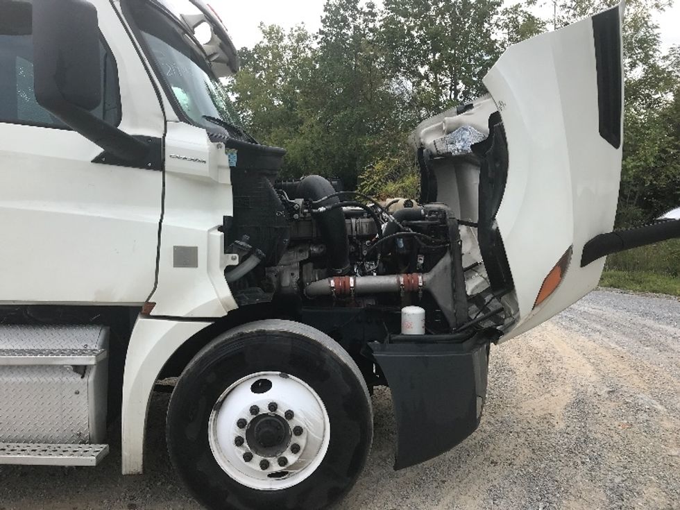 Day Cab Tractor-Heavy Duty Tractors-Freightliner-2019-T12664ST-Morristown-TN-578,313\n\t\tmiles-$ 28,000 - Image 15