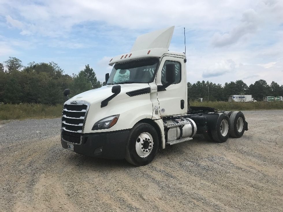 Day Cab Tractor-Heavy Duty Tractors-Freightliner-2019-T12664ST-Morristown-TN-578,313\n\t\tmiles-$ 28,000 - Image 3