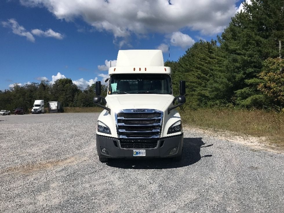 Day Cab Tractor-Heavy Duty Tractors-Freightliner-2019-T12664ST-Morristown-TN-588,758\n\t\tmiles-$ 27,000 - Image 2