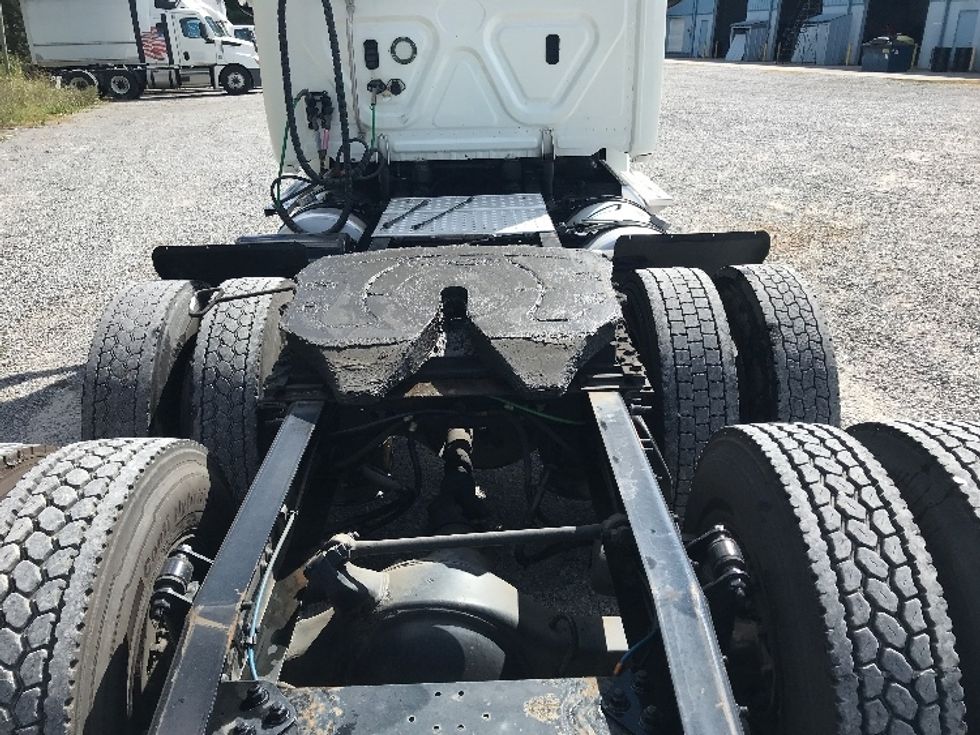 Day Cab Tractor-Heavy Duty Tractors-Freightliner-2019-T12664ST-Morristown-TN-588,758\n\t\tmiles-$ 27,000 - Image 6