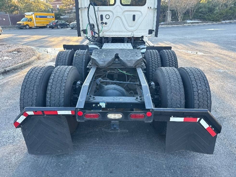 Day Cab Tractor-Heavy Duty Tractors-Freightliner-2019-T12664ST-Morrisville-NC-546,150\n\t\tmiles-$ 37,500 - Image 6