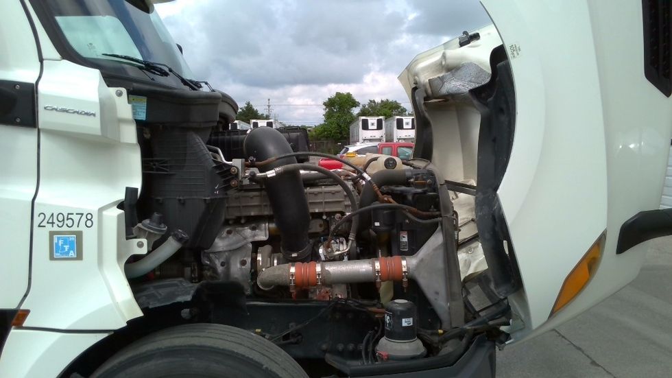 Day Cab Tractor-Heavy Duty Tractors-Freightliner-2019-T12664ST-Mount Juliet-TN-314,002\n\t\tmiles-$ 53,750 - Image 15