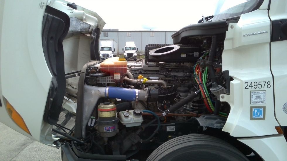 Day Cab Tractor-Heavy Duty Tractors-Freightliner-2019-T12664ST-Mount Juliet-TN-314,002\n\t\tmiles-$ 53,750 - Image 16