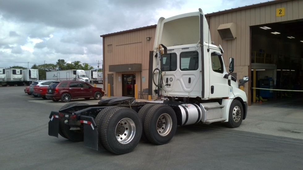 Day Cab Tractor-Heavy Duty Tractors-Freightliner-2019-T12664ST-Mount Juliet-TN-314,002\n\t\tmiles-$ 53,750 - Image 7