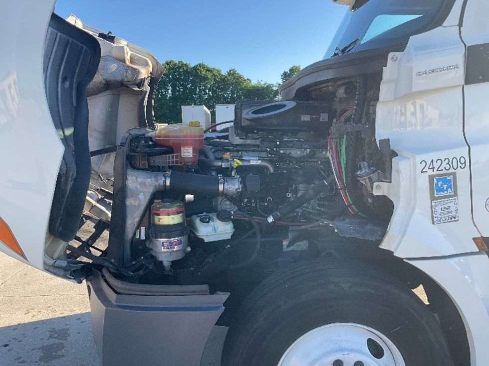 Day Cab Tractor-Heavy Duty Tractors-Freightliner-2019-T12664ST-Mount Juliet-TN-504,753\n\t\tmiles-$ 38,500 - Image 16