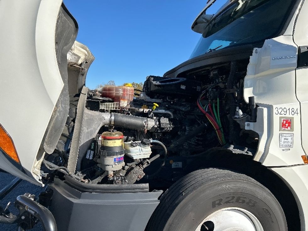 Day Cab Tractor-Heavy Duty Tractors-Freightliner-2019-T12664ST-Mount Juliet-TN-518,234\n\t\tmiles-$ 46,000 - Image 13