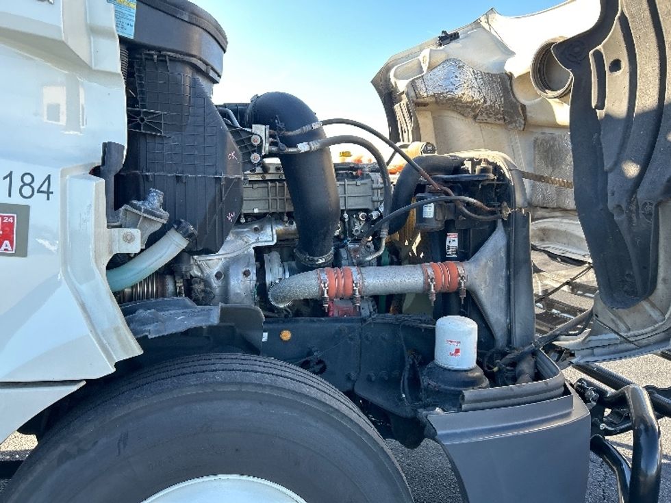 Day Cab Tractor-Heavy Duty Tractors-Freightliner-2019-T12664ST-Mount Juliet-TN-518,234\n\t\tmiles-$ 46,000 - Image 14