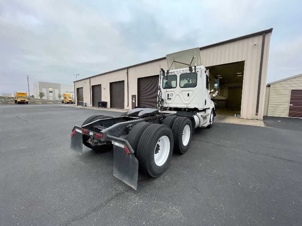 Day Cab Tractor-Heavy Duty Tractors-Freightliner-2019-T12664ST-Mount Juliet-TN-518,234\n\t\tmiles-$ 46,000 - Image 7