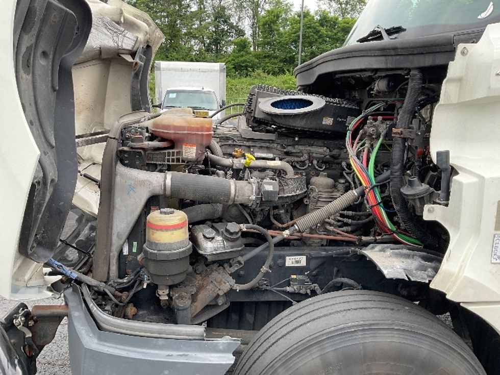Day Cab Tractor-Heavy Duty Tractors-Freightliner-2019-T12664ST-Mount Pleasant-PA-553,635\n\t\tmiles-$ 36,500 - Image 16