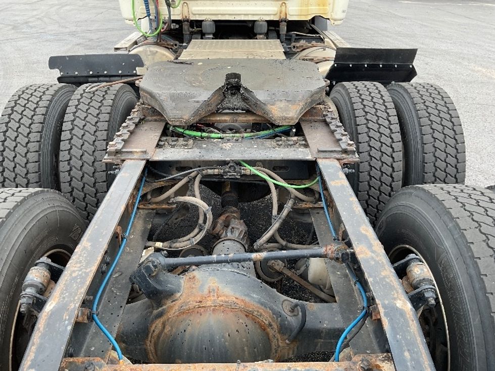 Day Cab Tractor-Heavy Duty Tractors-Freightliner-2019-T12664ST-Mount Pleasant-PA-553,635\n\t\tmiles-$ 36,500 - Image 6