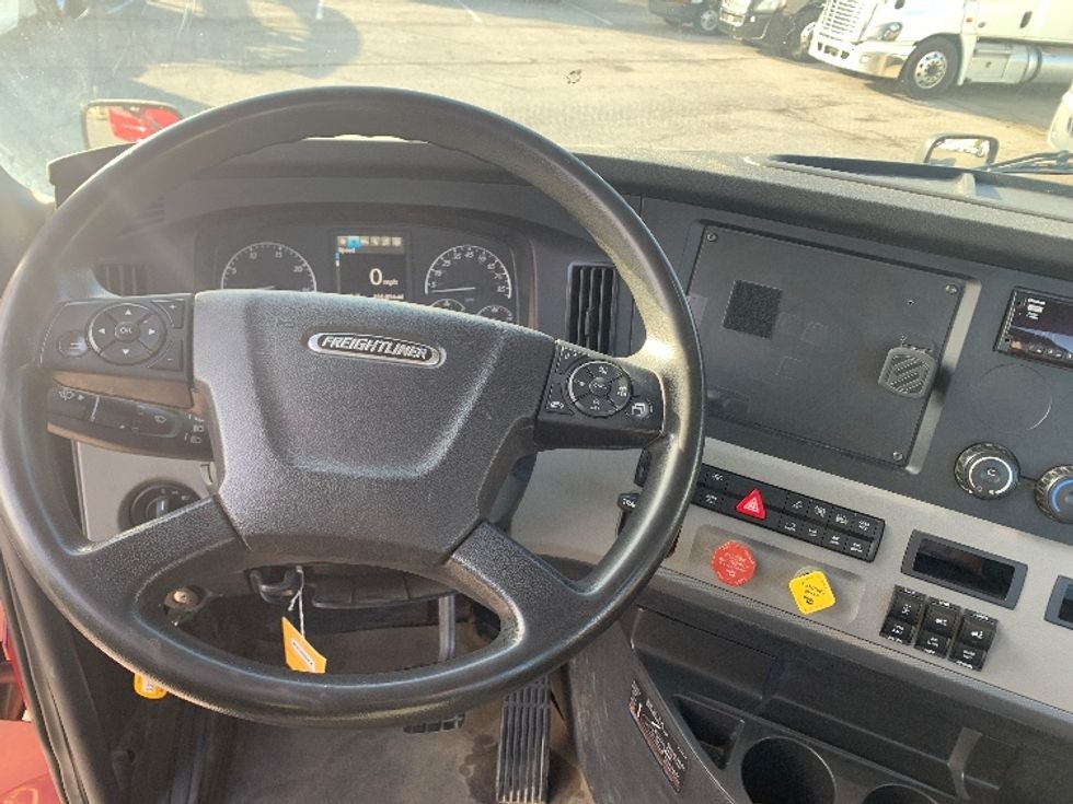 Day Cab Tractor-Heavy Duty Tractors-Freightliner-2019-T12664ST-Nashville (Mount Juliet)-TN-150,896\n\t\tmiles-$ 58,250 - Image 11