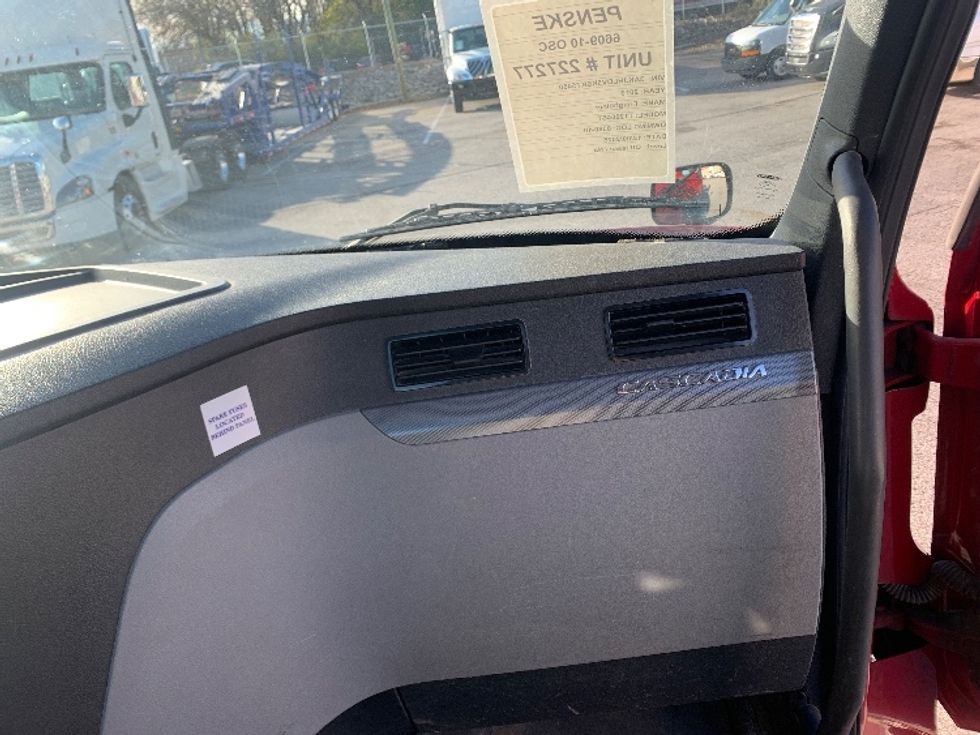 Day Cab Tractor-Heavy Duty Tractors-Freightliner-2019-T12664ST-Nashville (Mount Juliet)-TN-150,896\n\t\tmiles-$ 58,250 - Image 13