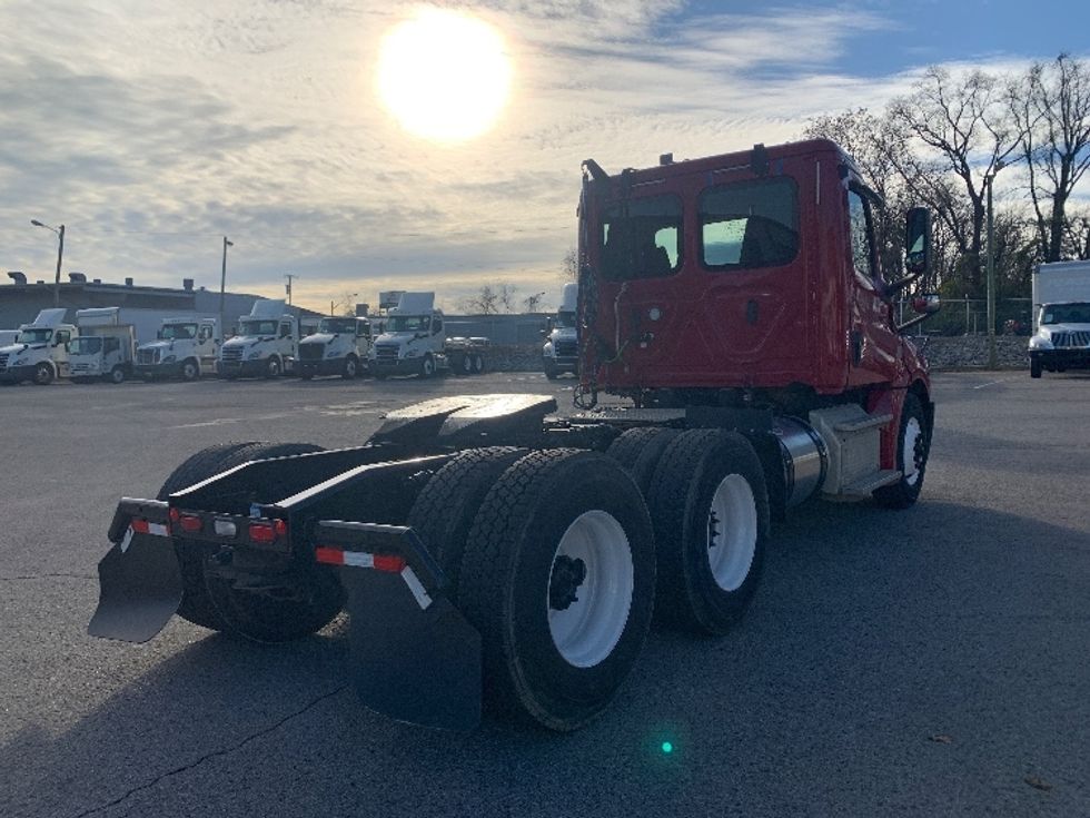 Day Cab Tractor-Heavy Duty Tractors-Freightliner-2019-T12664ST-Nashville (Mount Juliet)-TN-150,896\n\t\tmiles-$ 58,250 - Image 7