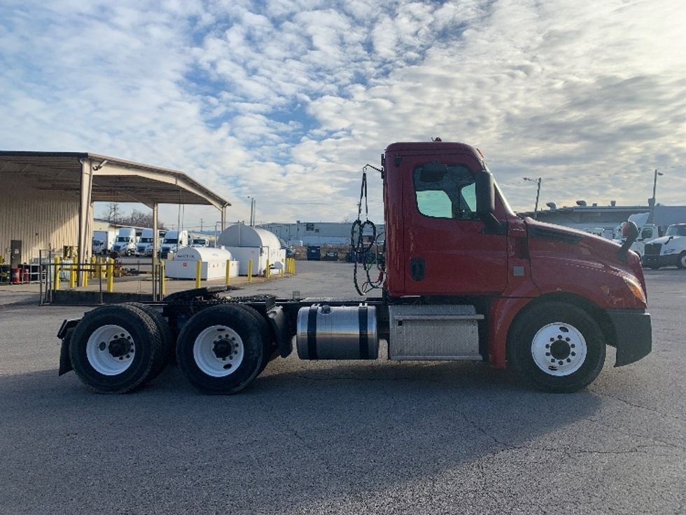 Day Cab Tractor-Heavy Duty Tractors-Freightliner-2019-T12664ST-Nashville (Mount Juliet)-TN-150,896\n\t\tmiles-$ 58,250 - Image 8