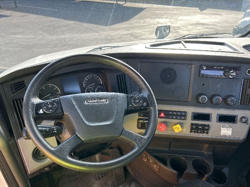 Day Cab Tractor-Heavy Duty Tractors-Freightliner-2019-T12664ST-Nashville (Mount Juliet)-TN-286,365\n\t\tmiles-$ 50,750 - Image 11