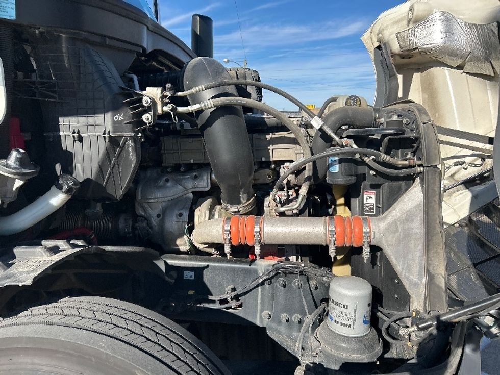 Day Cab Tractor-Heavy Duty Tractors-Freightliner-2019-T12664ST-Nashville (Mount Juliet)-TN-286,365\n\t\tmiles-$ 50,750 - Image 15