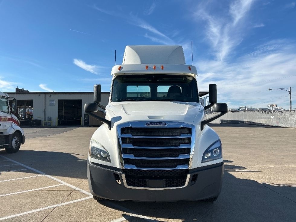 Day Cab Tractor-Heavy Duty Tractors-Freightliner-2019-T12664ST-Nashville (Mount Juliet)-TN-286,365\n\t\tmiles-$ 50,750 - Image 2