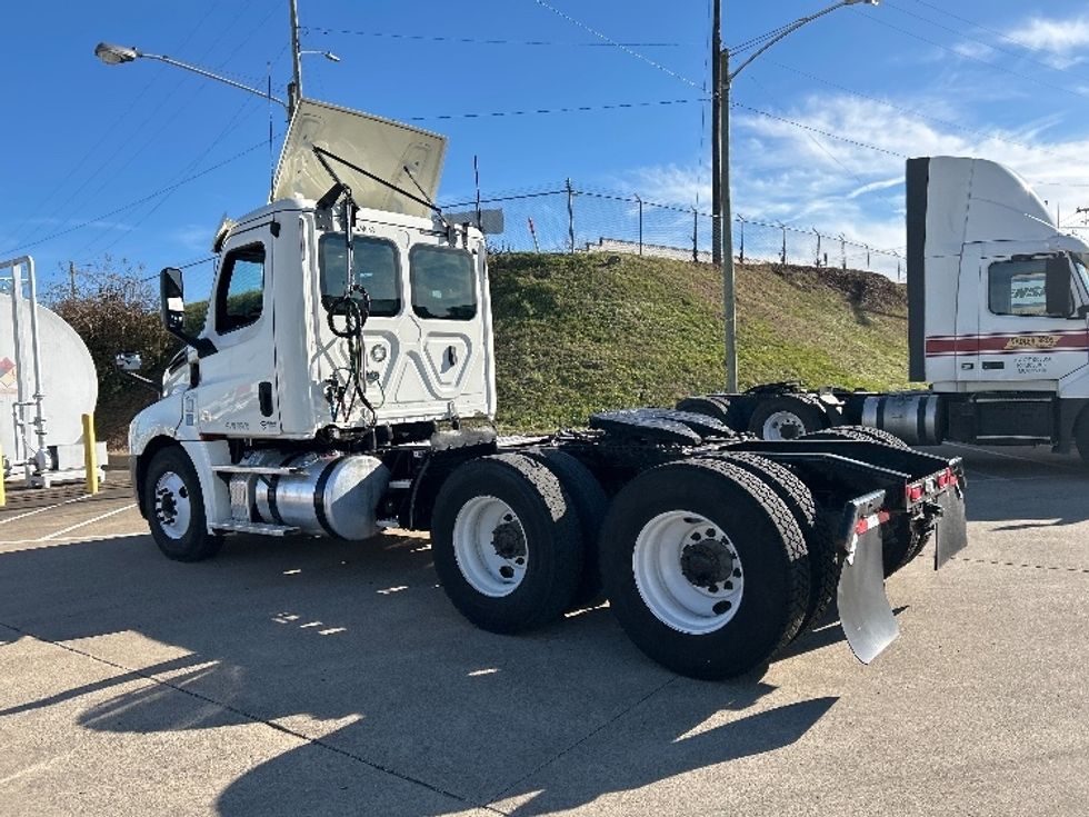 Day Cab Tractor-Heavy Duty Tractors-Freightliner-2019-T12664ST-Nashville (Mount Juliet)-TN-286,365\n\t\tmiles-$ 50,750 - Image 5