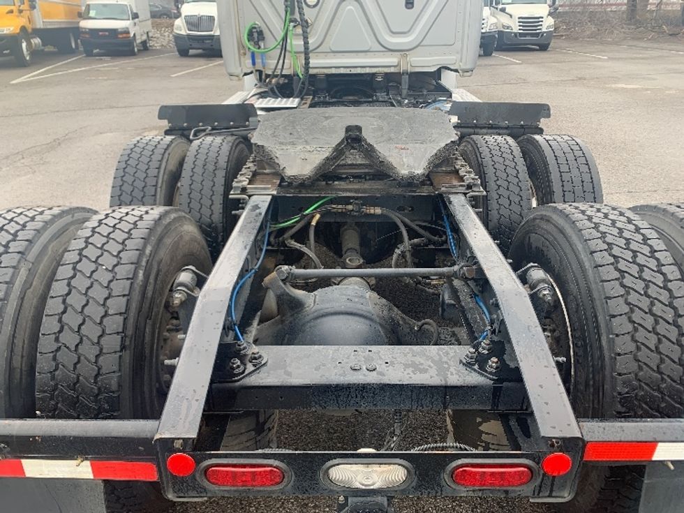 Day Cab Tractor-Heavy Duty Tractors-Freightliner-2019-T12664ST-Nashville (Mount Juliet)-TN-318,257\n\t\tmiles-$ 46,500 - Image 6