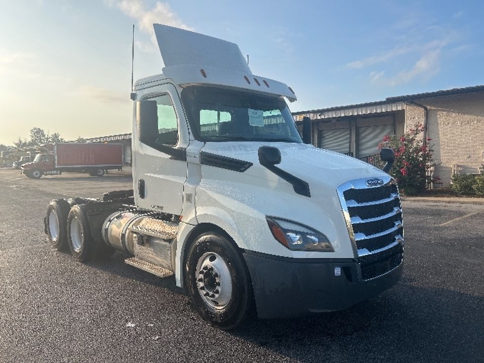 Day Cab Tractor-Heavy Duty Tractors-Freightliner-2019-T12664ST-Nashville (Mount Juliet)-TN-338,446\n\t\tmiles-$ 47,500 - Image 1