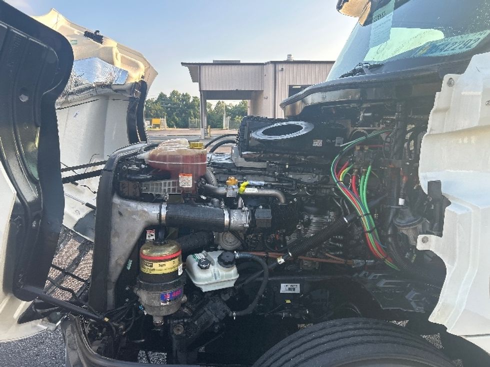 Day Cab Tractor-Heavy Duty Tractors-Freightliner-2019-T12664ST-Nashville (Mount Juliet)-TN-338,446\n\t\tmiles-$ 47,500 - Image 15