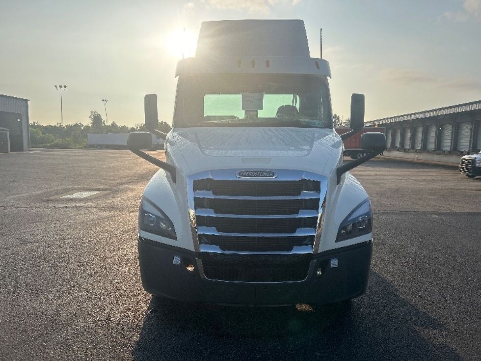 Day Cab Tractor-Heavy Duty Tractors-Freightliner-2019-T12664ST-Nashville (Mount Juliet)-TN-338,446\n\t\tmiles-$ 47,500 - Image 2