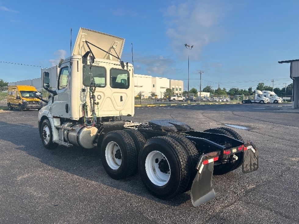 Day Cab Tractor-Heavy Duty Tractors-Freightliner-2019-T12664ST-Nashville (Mount Juliet)-TN-338,446\n\t\tmiles-$ 47,500 - Image 5