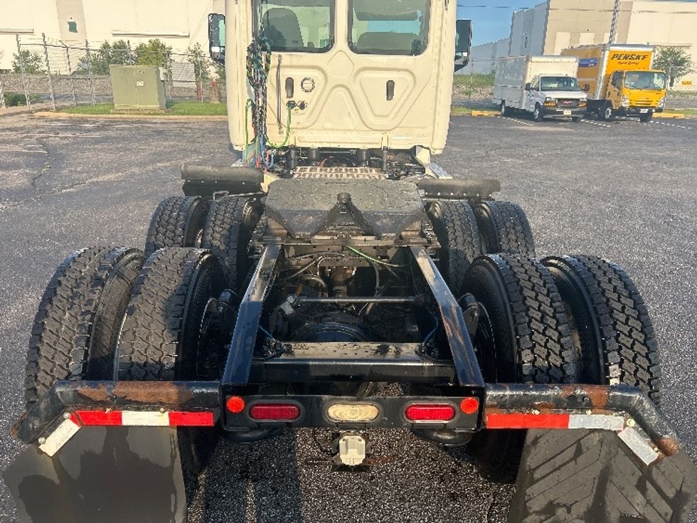 Day Cab Tractor-Heavy Duty Tractors-Freightliner-2019-T12664ST-Nashville (Mount Juliet)-TN-338,446\n\t\tmiles-$ 47,500 - Image 6