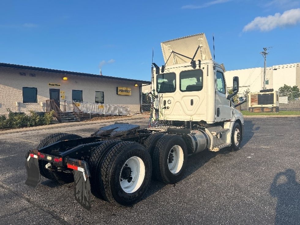 Day Cab Tractor-Heavy Duty Tractors-Freightliner-2019-T12664ST-Nashville (Mount Juliet)-TN-338,446\n\t\tmiles-$ 47,500 - Image 7