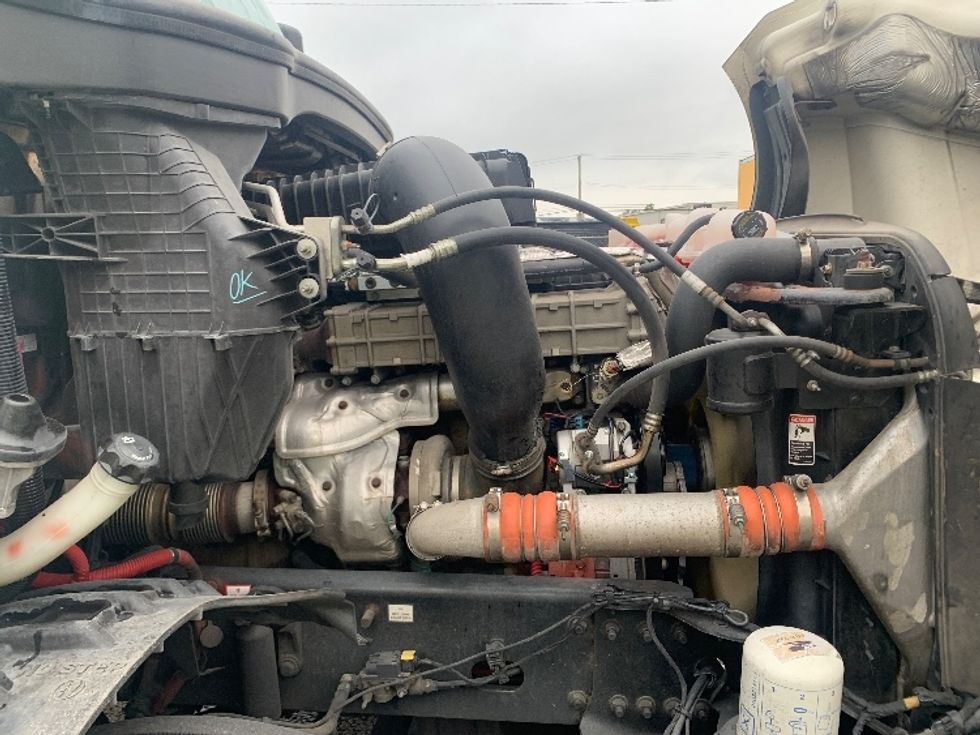 Day Cab Tractor-Heavy Duty Tractors-Freightliner-2019-T12664ST-Nashville (Mount Juliet)-TN-512,615\n\t\tmiles-$ 38,750 - Image 15