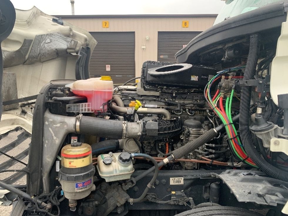 Day Cab Tractor-Heavy Duty Tractors-Freightliner-2019-T12664ST-Nashville (Mount Juliet)-TN-512,615\n\t\tmiles-$ 38,750 - Image 16