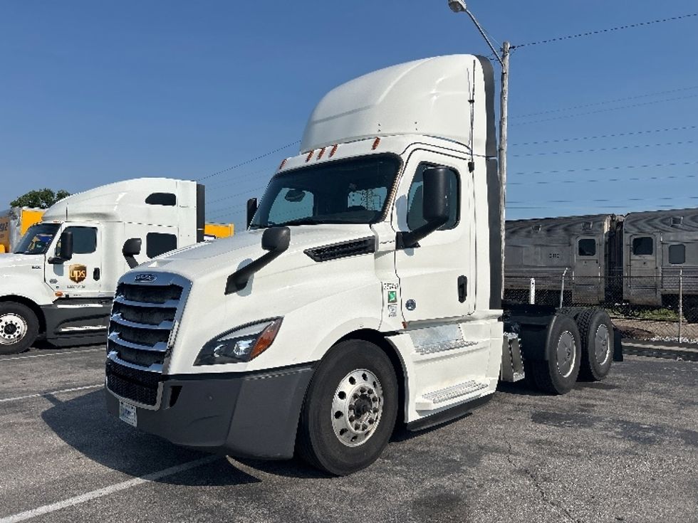 Day Cab Tractor-Heavy Duty Tractors-Freightliner-2019-T12664ST-Nashville (Mount Juliet)-TN-515,357\n\t\tmiles-$ 36,750 - Image 3