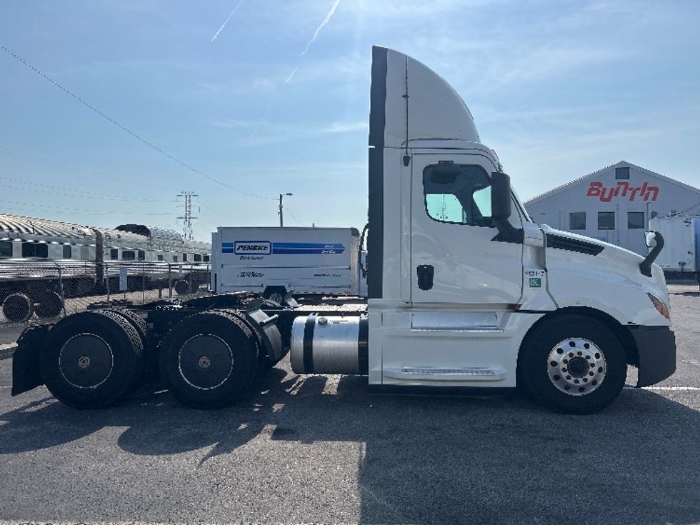 Day Cab Tractor-Heavy Duty Tractors-Freightliner-2019-T12664ST-Nashville (Mount Juliet)-TN-515,357\n\t\tmiles-$ 36,750 - Image 8