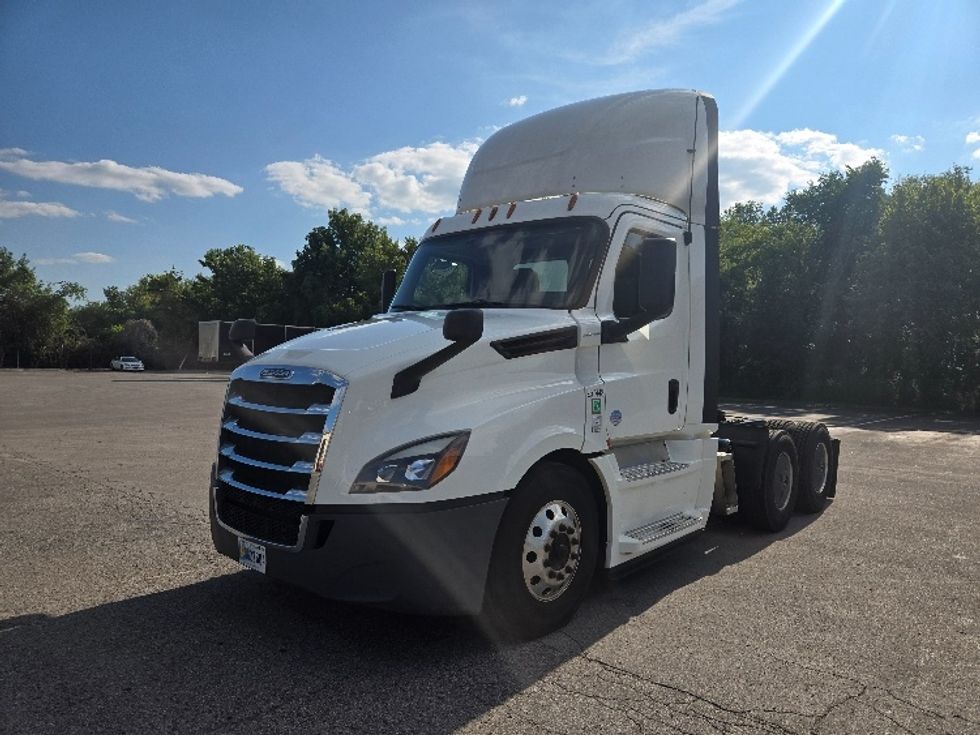 Day Cab Tractor-Heavy Duty Tractors-Freightliner-2019-T12664ST-Nashville (Mount Juliet)-TN-552,999\n\t\tmiles-$ 37,750 - Image 3