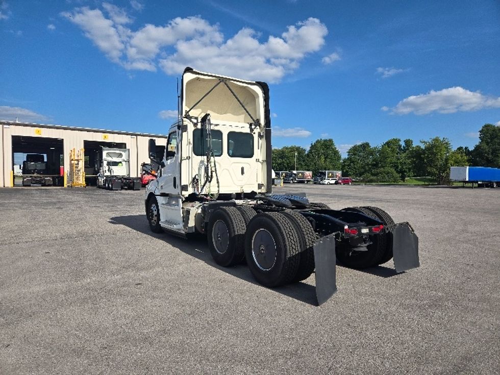 Day Cab Tractor-Heavy Duty Tractors-Freightliner-2019-T12664ST-Nashville (Mount Juliet)-TN-552,999\n\t\tmiles-$ 37,750 - Image 5