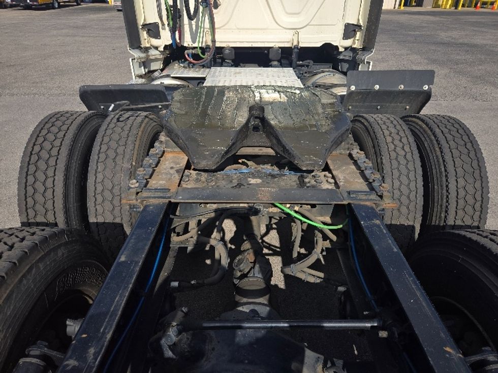Day Cab Tractor-Heavy Duty Tractors-Freightliner-2019-T12664ST-Nashville (Mount Juliet)-TN-552,999\n\t\tmiles-$ 37,750 - Image 6