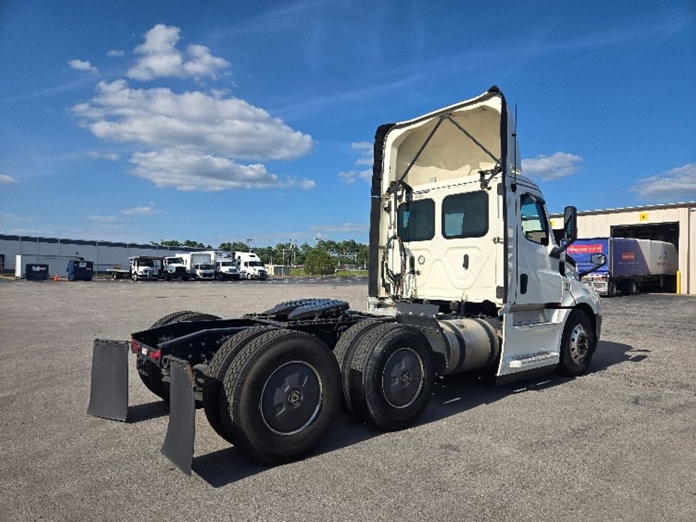 Day Cab Tractor-Heavy Duty Tractors-Freightliner-2019-T12664ST-Nashville (Mount Juliet)-TN-552,999\n\t\tmiles-$ 37,750 - Image 7