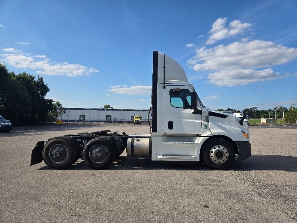 Day Cab Tractor-Heavy Duty Tractors-Freightliner-2019-T12664ST-Nashville (Mount Juliet)-TN-552,999\n\t\tmiles-$ 37,750 - Image 8