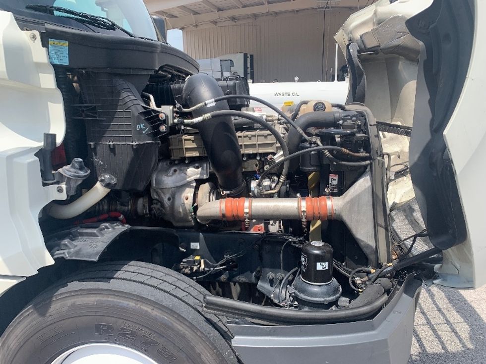 Day Cab Tractor-Heavy Duty Tractors-Freightliner-2019-T12664ST-Nashville (Mount Juliet)-TN-591,477\n\t\tmiles-$ 29,500 - Image 15